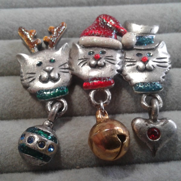 AJMC Caroling Cats in Hats with Dangles Pin, Signed