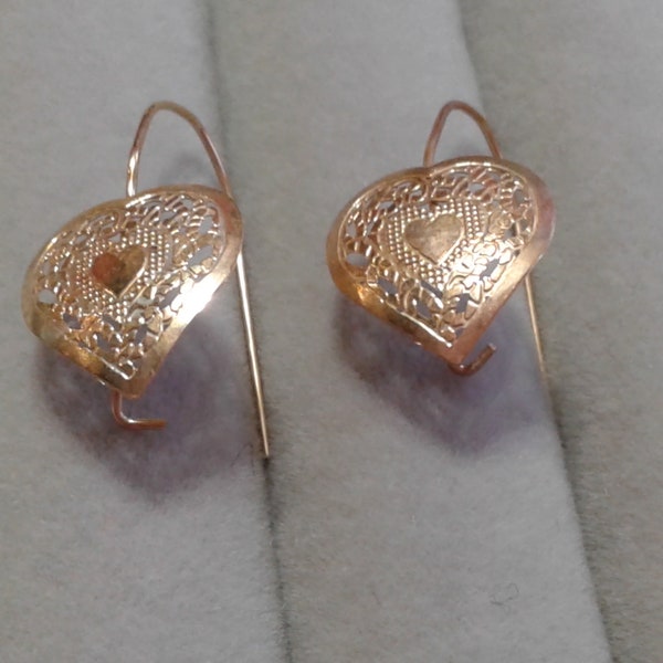 Jacmel 14K Yellow Gold Filigree Heart Latch Back Earrings in Original Pink Plastic Box, Marked, Box Signed JCM