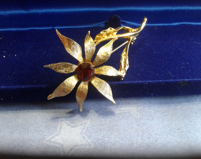 Dodds Elegant Floral Goldtone Brooch with Red Rhinestone Center, Signed