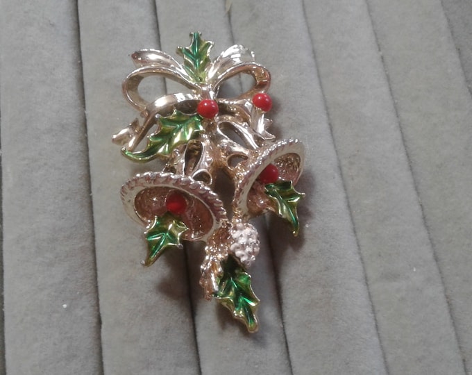 Gerrys Cascading Bow, Bells, and Greenery Brooch in Goldtone