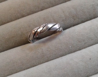 Small Braided White Metal Toe Ring