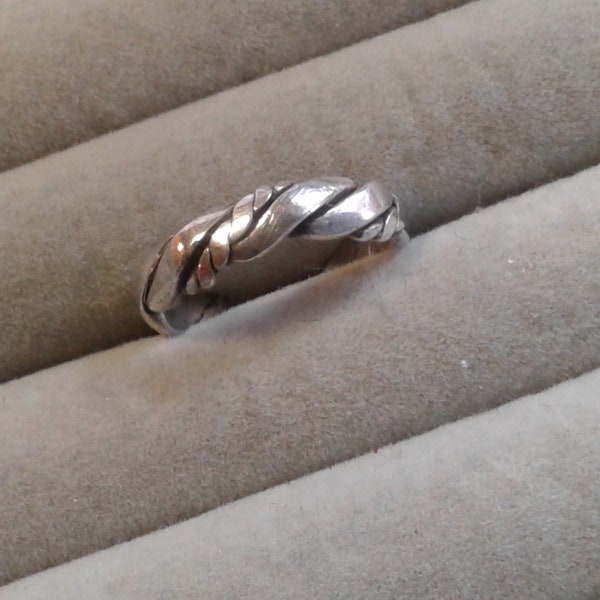Small Braided White Metal Toe Ring