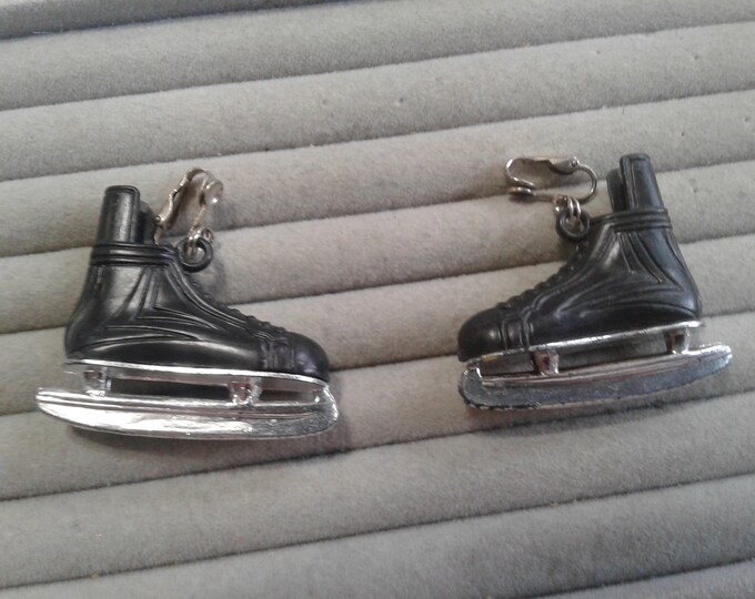 Vintage Novelty Large Plastic Ice Skate Dangling Clip On Earrings