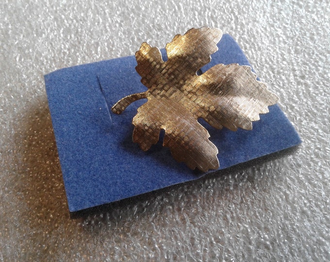 Linen Textured Goldtone Maple Leaf Brooch