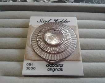 Alabaster Originals Textured Silvertone Concentric Circle Scarf Clip on Original Stock Card