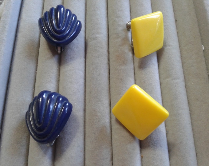 Geometric Mod Plastic Clip On Earrings, Your Choice of Yellow Squares or Blue Scallops