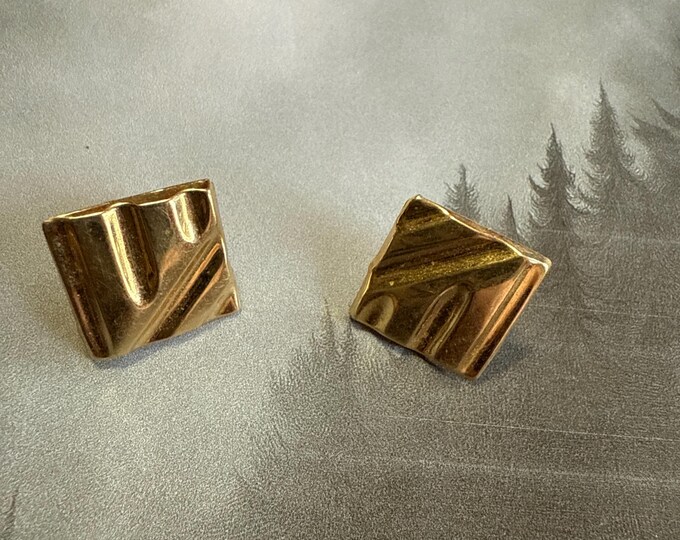 14 karat gold vintage square post back earrings