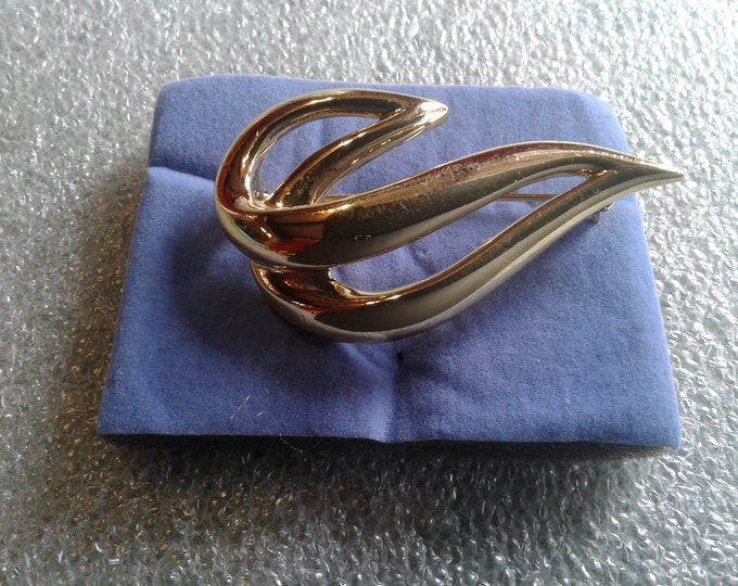 Goldtone Swirl Brooch