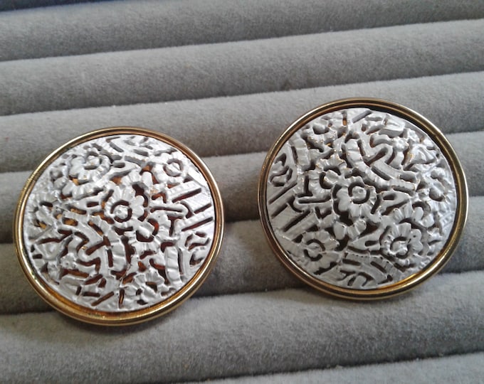 Goldtone and White Painted Metal Floral Filigree Oversized Cllip On Button Earrings