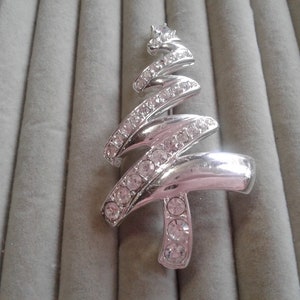 Monet Abstract Christmas Tree Brooch in Silvertone, Signed