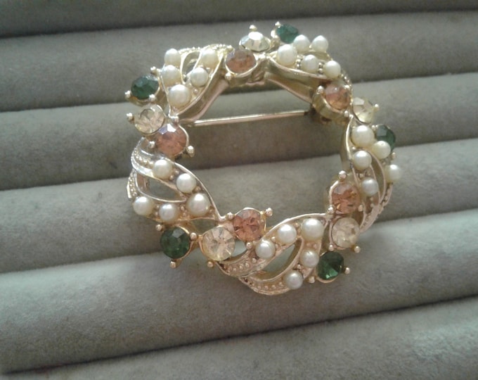 Coro Vintage Wreath Brooch in Goldtone with Green, Brown, and Champagne Stones with Faux Pearl