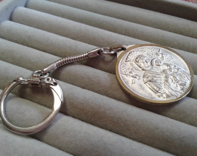 Vintage Souvenir Keychain of Rome Featuring Religious Imagery, Tourist Sites, and Pope Paul VI