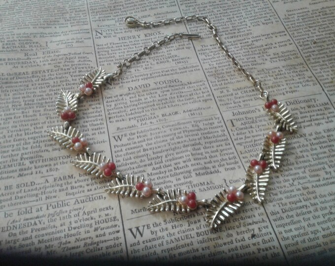 Coro Goldtone Leaf Design Choker with Light and Dark Pink Faux Pearls, Signed
