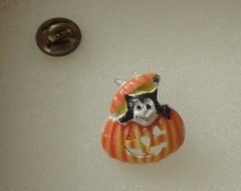 Vintage Small Colored over White Enamel Halloween Novelty Tack Pin Cat in Jack O'Lantern