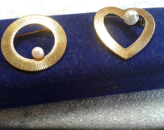 Midcentury Ribbed Goldtone Brooches--Circle/Cultured Pearl and Heart/Faux Pearl Currently Available
