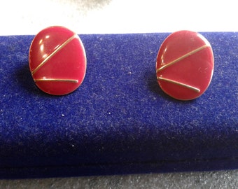 Rose Red Enamel and Goldtone Oval Clip On Earrings