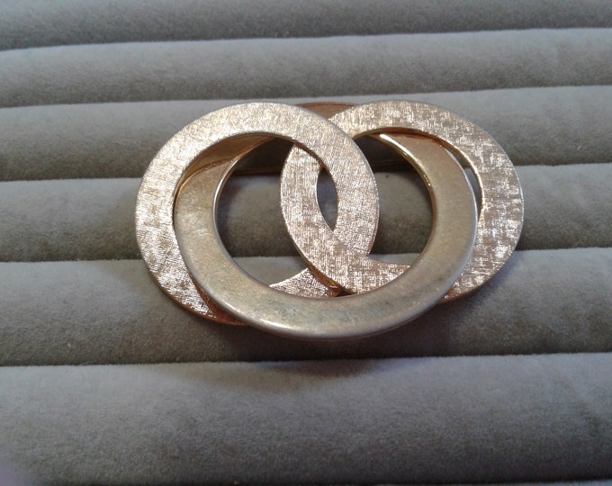 Midcentury Linen Textured Overlapping Circle Brooch