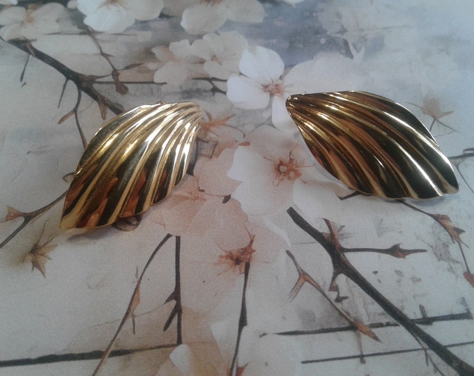 Sarah Coventry Goldtone Wing Clip On Earrings, Signed