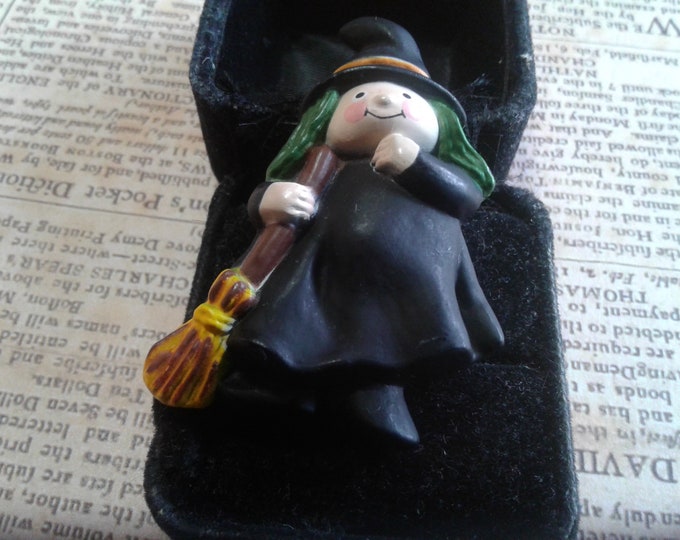 Fun World S Lehman Sweet Little Green Haired Witch with Broom Novelty Pin, Marked