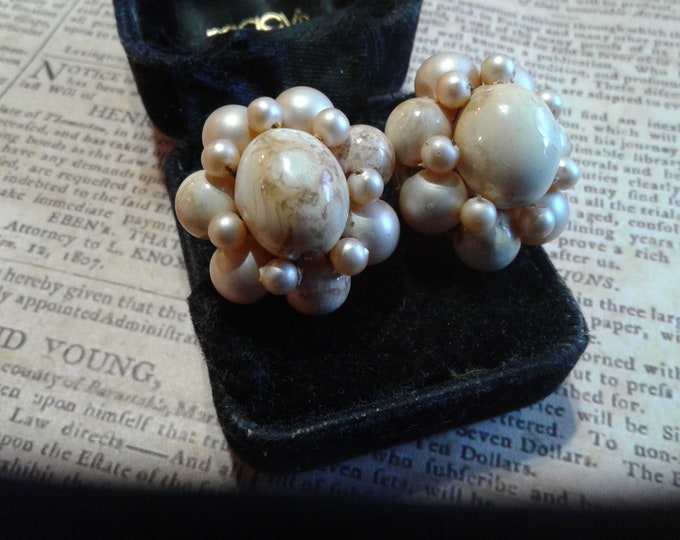 Beige Marbleized and Pearlized Beaded Floral Cluster Clip On Earrings, Marked Hong Kong