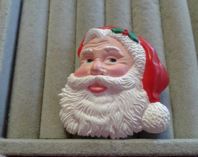 Hallmark Wise Santa with a Sprig of Holly on His Hat Plastic Novelty Pin, Signed