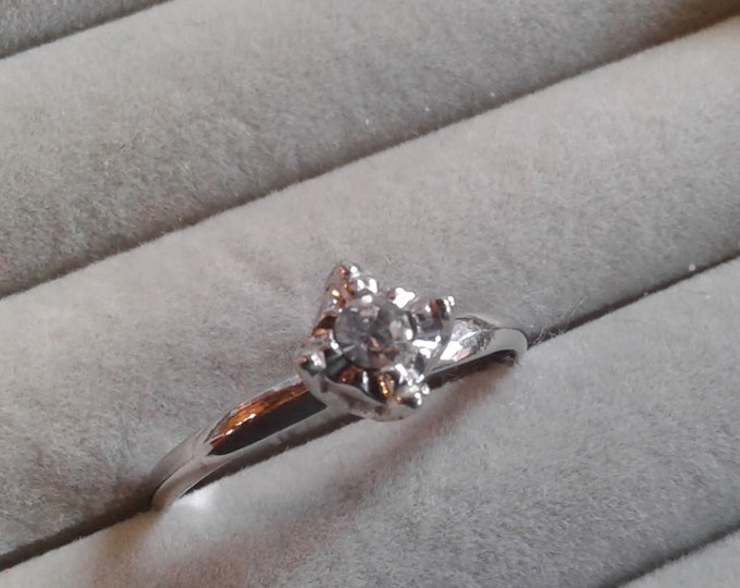 Vargas 8k HGE White Gold Plated Crystal Solitare in High Mount, Size 9