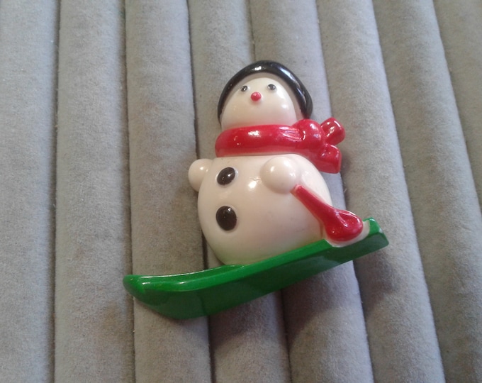 Avon 1982 "Let it Snow!" Snowman on Skis Plastic Novelty Pin, Signed, Made in Hong Kong