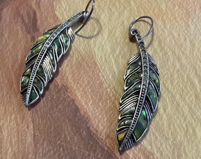Fossil brand, Y2K, rhinestone and Shell feather dangle earrings marked F