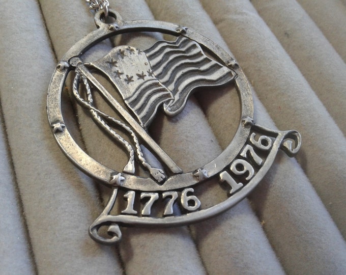 Pewtertone 1776 1976 Circular Continental Flag Pendant on Chain