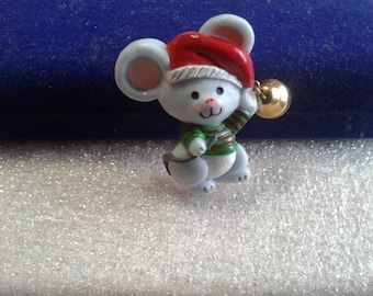 Hallmark Blue Gray Christmas Mouse with a Santa Hat with Bell Molded Plastic Novelty Pin, Signed