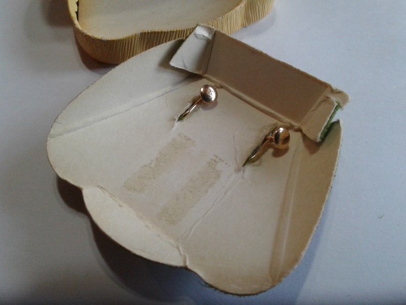De Curtis Solid 14K Yellow Gold and Neo-Turquoise Midcentury Screw Back Dangle Heart Earrings in Original Box