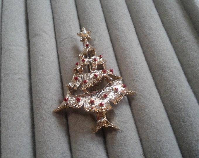 Gerrys Goldtone and Red Enamel Christmas Tree with Faux Pearl Star, Signed