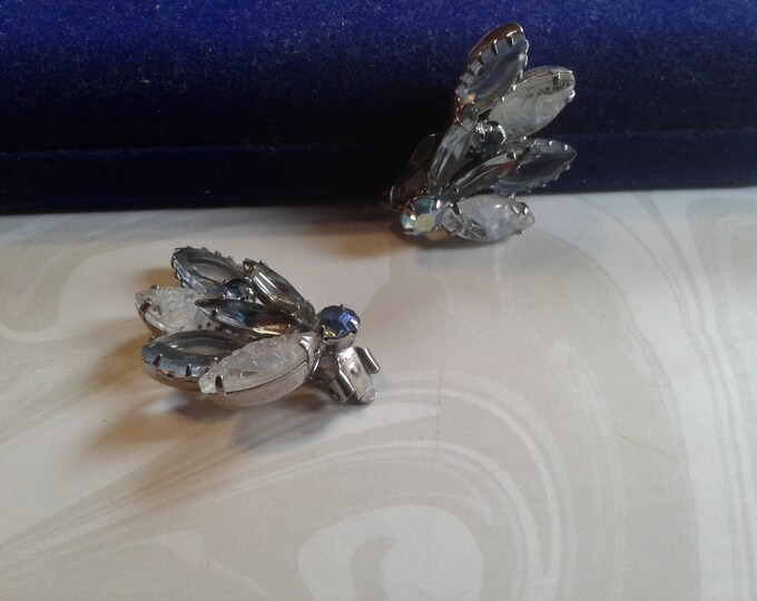 Dramatic Fan Shaped Marquise and Round Shaped Rhinestone and Pressed Art Glass Clip On Earrings