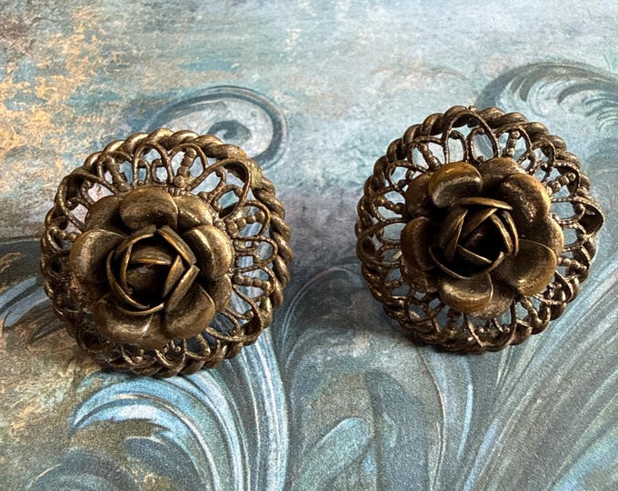 Antique Filigree and Rose Circular Screwback Earrings