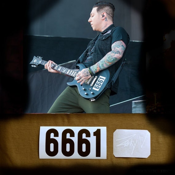 Zacky Vengeance - Guitar Compare