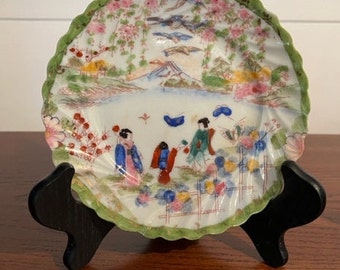 Japanese Kutani Ware Handpainted Small Plate trimmed in Green with Geisha Girls