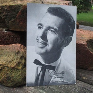 Tennessee Ernie Ford, celebrity Arcade Card, 1950s