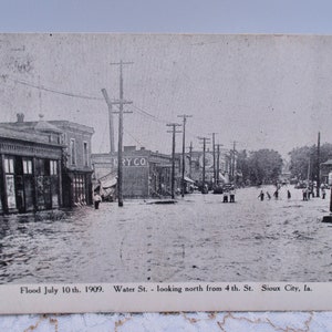 Sioux City, Iowa. Flood on July 10th, 1909. Water St. Antique Post Card.