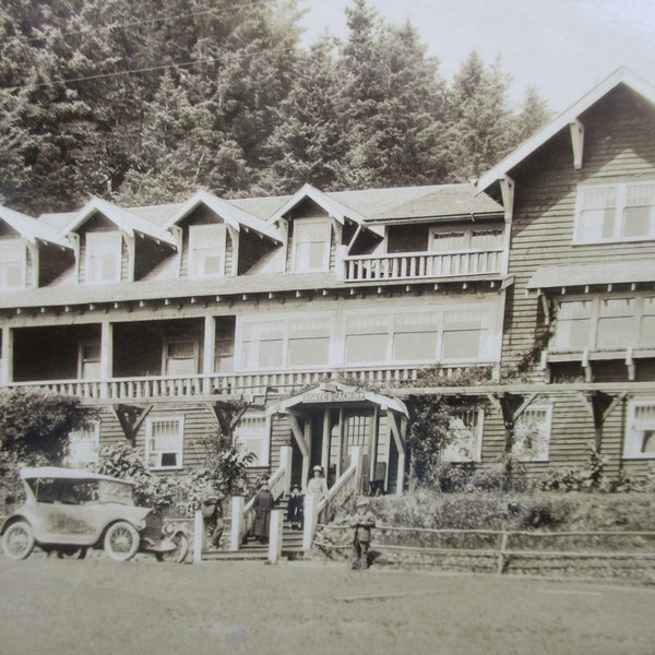 Agate Beach Inn, Oregon. RPPC AZO photo paper, 1920-1926