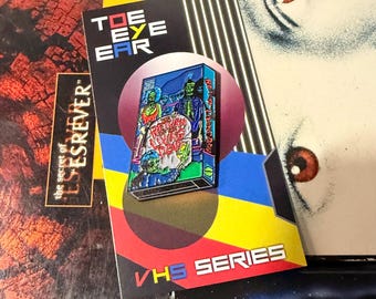 Pin esmaltado de VHS de Return Of The Living Dead