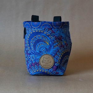 AfriKat Chalkbag Indigo Feathers with key pocket & brush loops, lined with fleece