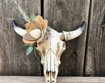 Decorative skull Magnet, Faux Animal Skull, Skull with Flowers, Bull skull, Bull skull with flowers, Refrigerator Magnet, Home Decor, Gifts