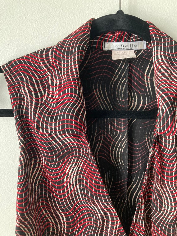 V-neck red, black, and white printed 70s-style wr… - image 2