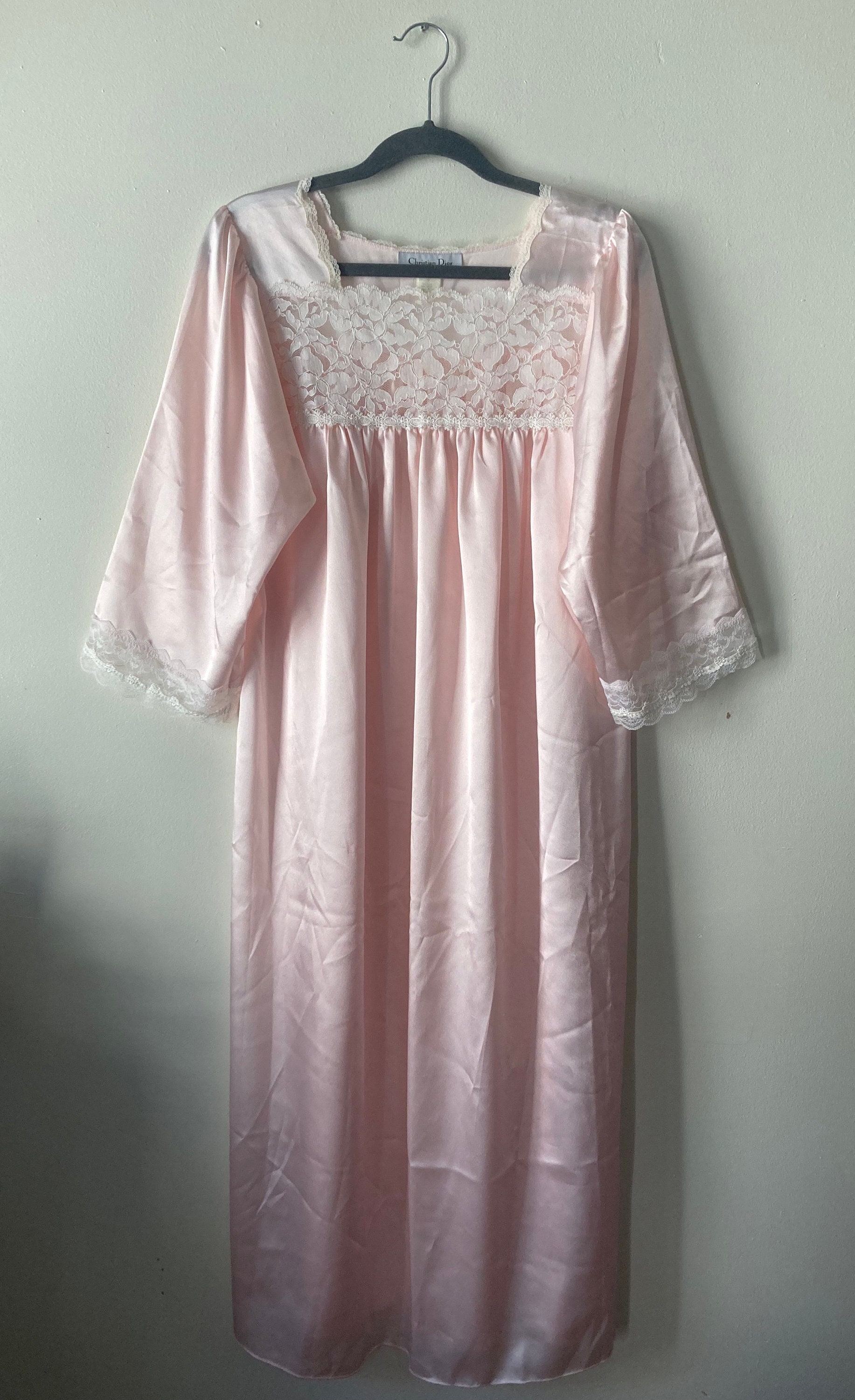 Christian Dior Vintage Roze Nachthemd Kant Detail Kleding Dameskleding Pyjamas & Badjassen Nachthemden en tops 