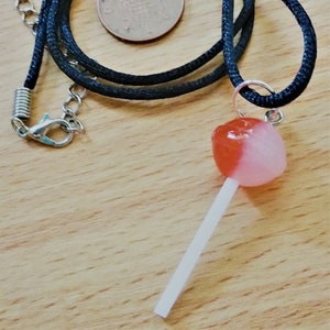 Granatapfel Fizz Harz Lollipop Charm Halskette