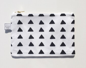 Triangle pouch