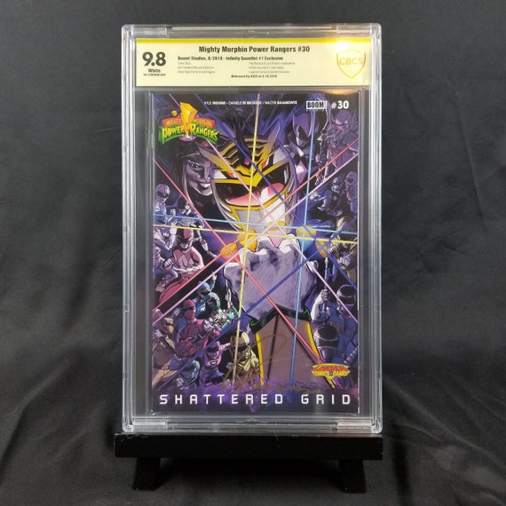 Mighty Morphing Power Rangers #30 signed by Buzz!