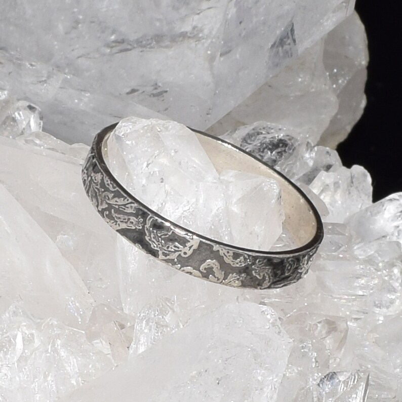 Leaf Swags Etched Ring - Etsy