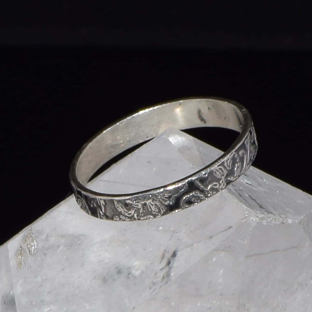 Leaf Swags Etched Ring - Etsy