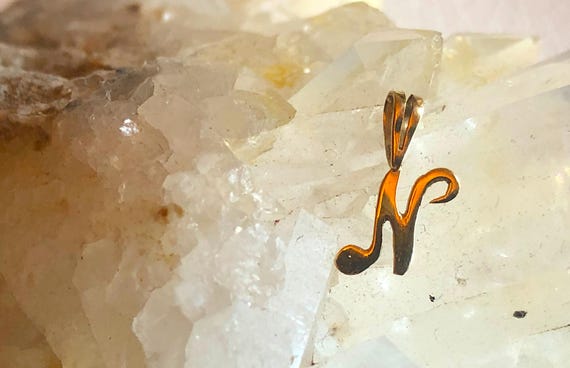 14k solid yellow Gold script cursive light initia… - image 20